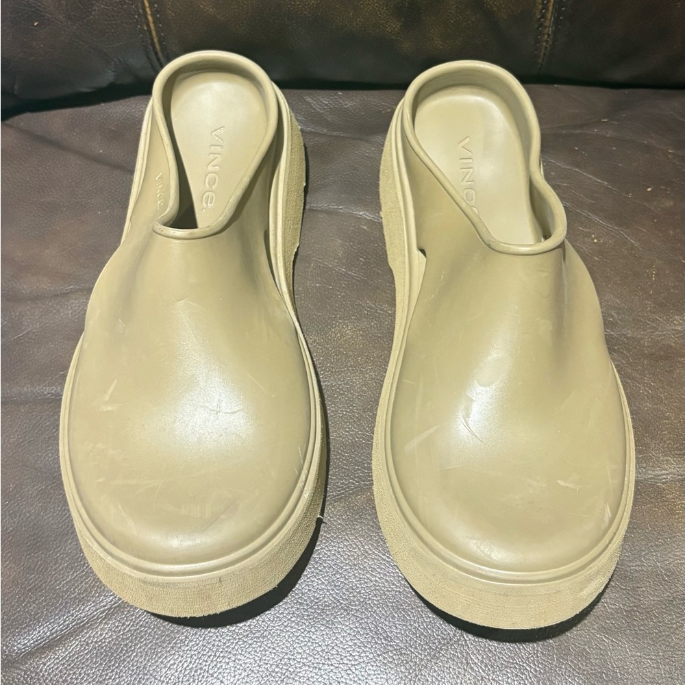Vince Unisex Geo Cutout Clog Women Size 9 Men Size 7